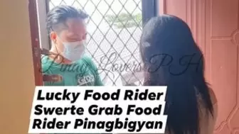 Pinay nagpa kantot sa grab food rider habang naliligo Ang Asawa ! Iyotan Viral 2022