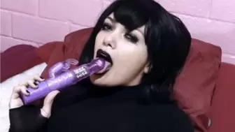 Goth Bitch playing with her Dildo - Mavis cosplay