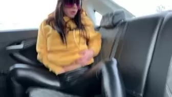 Pornstar Alysa Masturbate on Car