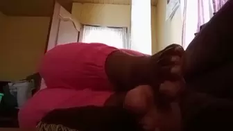 Hot GH Babe’s Soles Rubbing Together From Side Angle