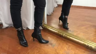 STANDING TOE TAPPING IN LEATHER ANKLE BOOTS **CUSTOM CLIP** - MP4 HD