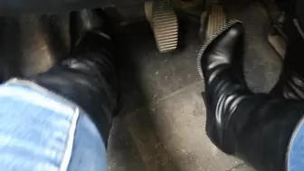 Leather boots pedal pumping city driving