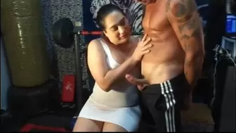 BBW WORKS OUT WITH PERSONAL TRAINER & GETS A MOUTH WORKOUT & HER ASS WORKED OUT
