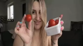 Swallowing tomatoes with a strong throat a