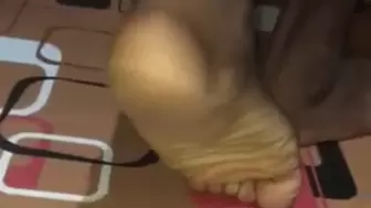 Kumono Yolo Gal Modeling Wrinkly, Meaty Soles From Behind