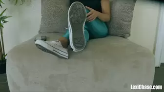 Pouncing On The Shoe Complement (1080 HD)