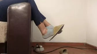 WELL WORN SLIPPERS ANKLE SOCKS AND NYLON FEET - MOV HD