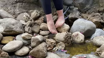 RELAXING HER PETITE FEET IN A FOUNTAIN - MP4 Mobile Version
