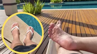 My Big feet in public! ( MP4-HD 1080p)