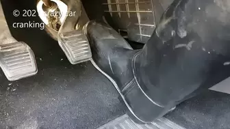 Hard reving the `98 Ford Fiesta ( pedal and exhaust view )
