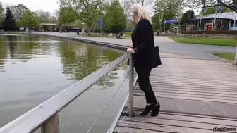 why does my ankle boot float in the water? HD mp4 1920x1080
