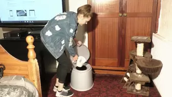 Girl Pees Out 850ml Into The Jug (4K)