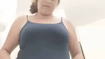 Horny MILF fingers and slaps her big ass