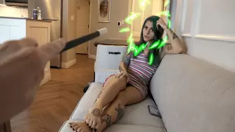Mia Hope Barefoot and Obedient 4K