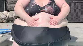 CeliaBBW Lotions Her Belly by the Pool