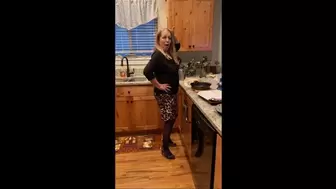 Thanksgiving Day Chef Deb Fixing Dinner in Her Cheetah Skirt, Black Stockings & Abella Cheetah Spiked Heel Pumps (11-26-2020) c4s