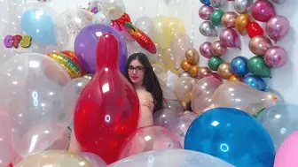 Lena Squeeze Pops Balloons HD (1920x1080)