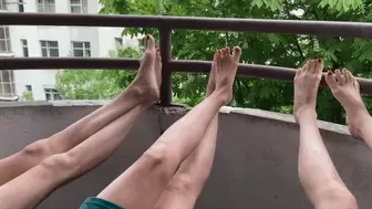 THREE GIRLS BAREFOOT PLAY ON A BALCONY - MP4 Mobile Version