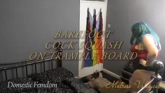 Barefoot Cock Squash on Trample Board (wmv)