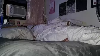 4k Sleepy Gassy Milf Fartting while Napping Spy on her Scratching her Sexy Soles with her Big toe and letting FARTS Rip while shes napping on her tummy Foot Fetish Voyeur Ca