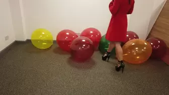 FGP0040: Roxy Red Coat Sit to Pop 17" Tuftex Balloons