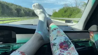 FEET ON A CAR DASHBOARD - MOV HD