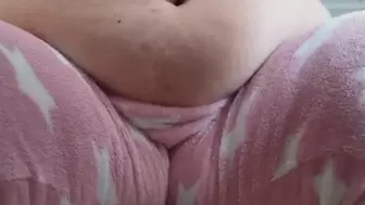 Big BBW belly and tits dangling under the desk (spying POV)