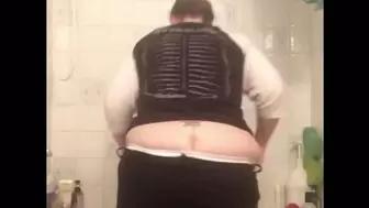 Bbw does household chores ass crack out wearing full bottom panties