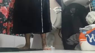 Giantess Lolas Sexy Feet as she walks around in her bathrobe and goes to the bathroom The Daily Dump Toilet Fetish Time mp4
