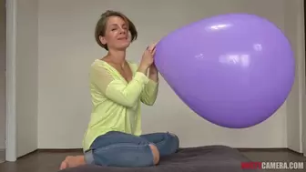 Looner Heaven - Sasha blowing giant violet balloon (4K)