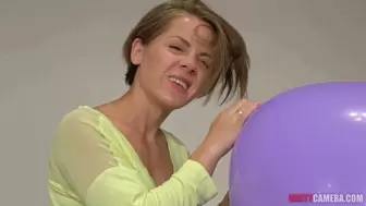 Looner Heaven - Sasha blowing giant violet balloon (MOBILE)