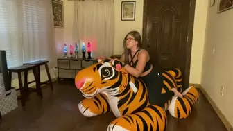 Inflatable Tiger Balloon Hunting Semi-Pop