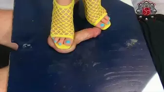 Blue Toes and Yellow Sandals CBT! HD