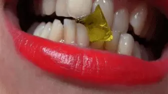 to bite gummy bears