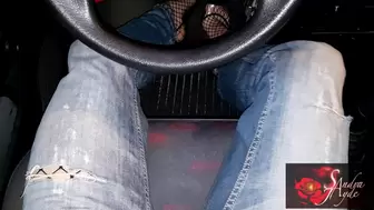 Sandra Jayde 25-02-20 Fishnet and Jeans Driving Car (1080p)