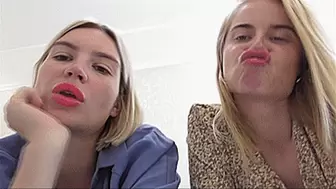 WARM AND SMELLY LIPS OF LESBIANS ON THE BED!MP4