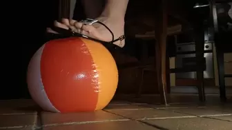 Italian girlfriend - Beach balls flatten and pop trampling barefoot and high heels - balloon crush pop - inflatables