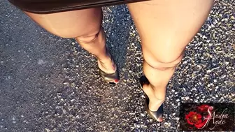 Sandra Jayde 07-05-21 Extrem heels leather mules with black pantyhose (1080p)