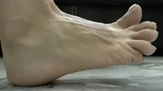 Hard toe curls, as hard as you can curl them (part 3) MP4 FULL HD 1080p