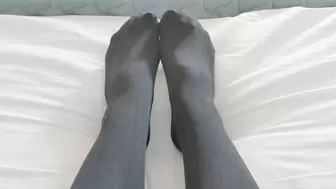 legs in opaque tights