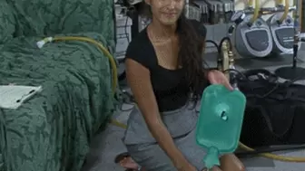 Drea Tests a New Ribbed Hot Water Bottle from China (MP4 - 1080p)