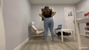 Farting in jeans and leggings