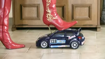 guaei Car crush in red leather boots (mp4 HD)