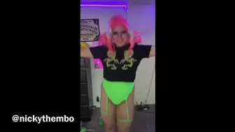 Guidette Bimbo does a ditzy workout