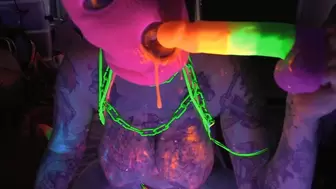 BlackLight Kinky Sex: Glowing Cocks Deepthroat and Pussy Fucking, Glowing Spit, Glowing Skin, 4 Dildos, Odd Insertions