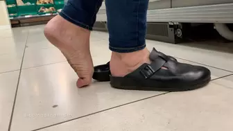 Candid Dipping Clogs Shoeplay in the Supermarket 2