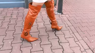 21gua Walking in overknee boots (mp4-HD)