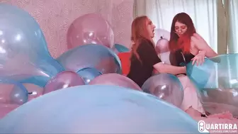 Q707 Mariette and Cosette sitpop and squeezepop many Roomtex balloons - 480p