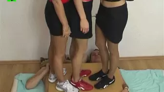 3 girls & 2 men and plank MP4