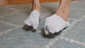 strongly toe wiggling